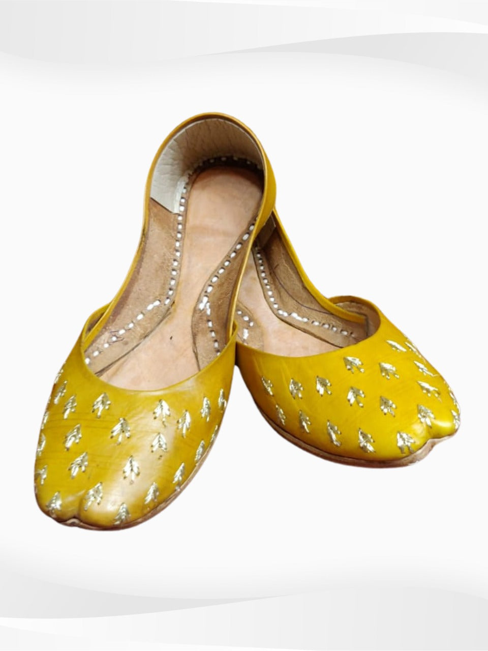 Yellow jutti